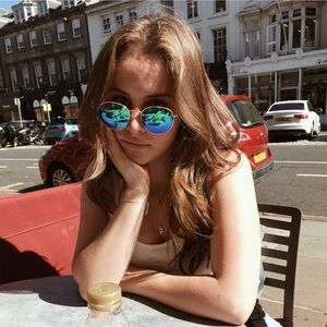 Meet your Posher, Paula